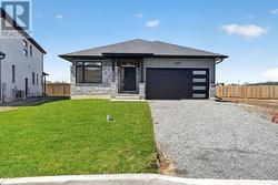 6192 CURLIN CRESCENT Niagara Falls, ON L2H 3W8