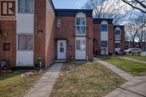 25 - 6476 HUGGINS STREET  Niagara Falls (Stamford), ON L2J 1G9