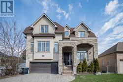 136 HOMEWOOD AVENUE Toronto, ON M2M 1K3