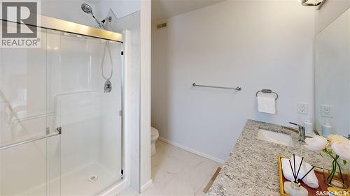 3100 Crosbie Crescent, Regina, SK - Indoor Photo Showing Bathroom