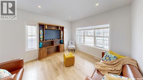 3100 Crosbie Crescent, Regina, SK - Indoor