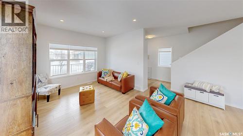 3100 Crosbie Crescent, Regina, SK - Indoor