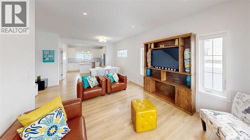 3100 Crosbie Crescent, Regina, SK - Indoor Photo Showing Living Room