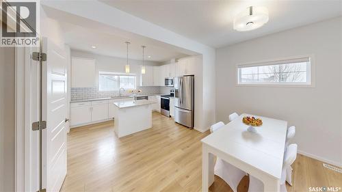 3100 Crosbie Crescent, Regina, SK - Indoor Photo Showing Kitchen