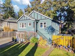 555 Lampson St Esquimalt, BC V9A 5Z8