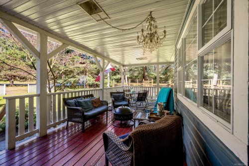 745 Lazo Rd, Comox, BC 