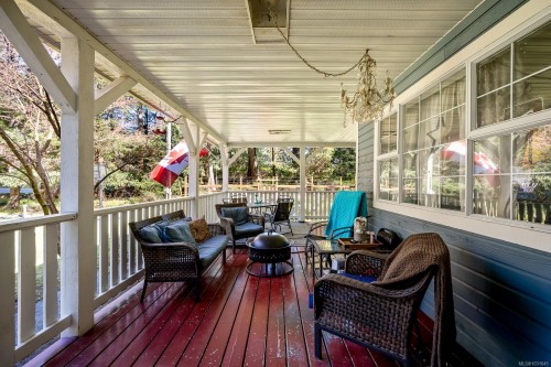 745 Lazo Rd, Comox, BC 