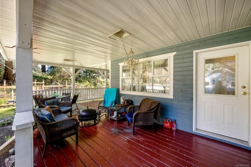 745 Lazo Rd, Comox, BC 