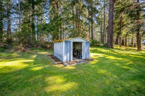 745 Lazo Rd, Comox, BC 