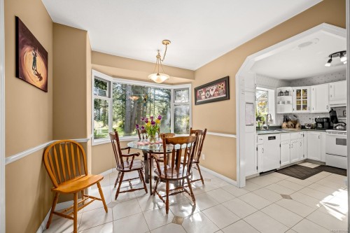 745 Lazo Rd, Comox, BC 