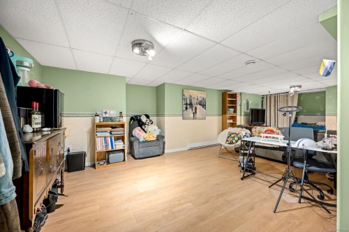 745 Lazo Rd, Comox, BC 
