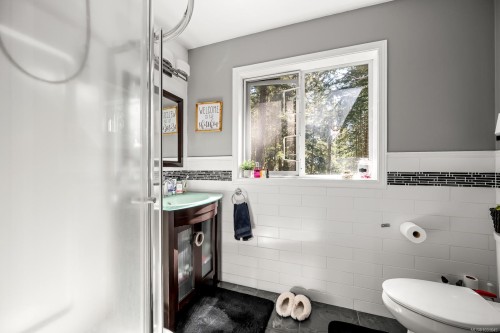 745 Lazo Rd, Comox, BC 