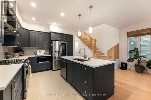 221 Finsbury Avenue, Ottawa, ON - Indoor Photo Showing Kitchen With Stainless Steel Kitchen With Upgraded Kitchen