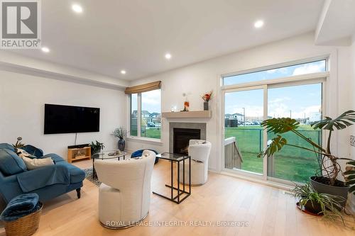 221 Finsbury Avenue, Ottawa, ON - Indoor Photo Showing Living Room With Fireplace