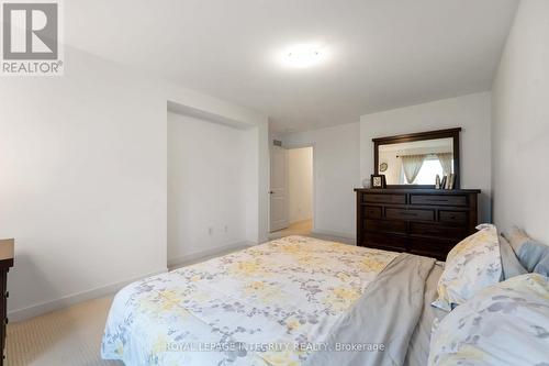 221 Finsbury Avenue, Ottawa, ON - Indoor Photo Showing Bedroom