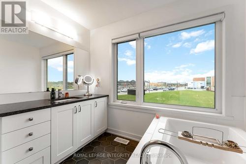 221 Finsbury Avenue, Ottawa, ON - Indoor