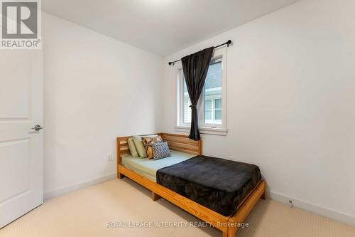 221 Finsbury Avenue, Ottawa, ON - Indoor Photo Showing Bedroom
