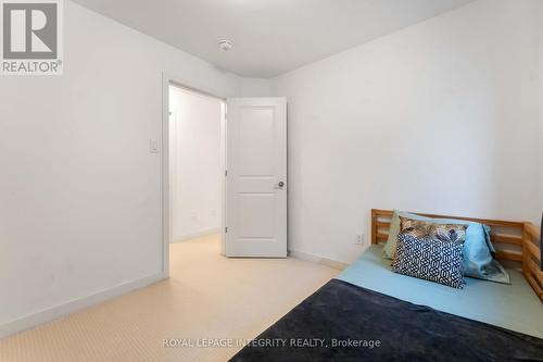 221 Finsbury Avenue, Ottawa, ON - Indoor