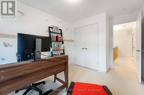 221 Finsbury Avenue, Ottawa, ON - Indoor