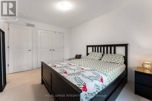 221 Finsbury Avenue, Ottawa, ON - Indoor Photo Showing Bedroom