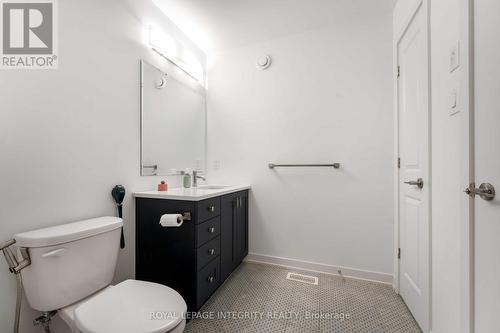 221 Finsbury Avenue, Ottawa, ON - Indoor Photo Showing Bathroom