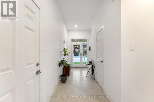 221 Finsbury Avenue, Ottawa, ON - Indoor Photo Showing Other Room