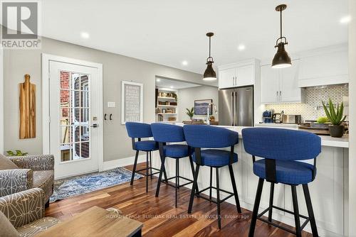 1078 Augustus Drive, Burlington, ON - Indoor Photo Showing Kitchen With Upgraded Kitchen