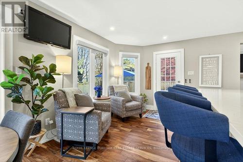1078 Augustus Drive, Burlington, ON - Indoor Photo Showing Living Room