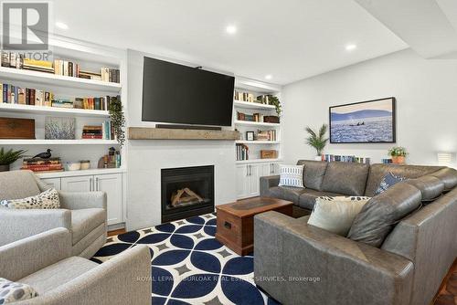1078 Augustus Drive, Burlington, ON - Indoor Photo Showing Living Room With Fireplace