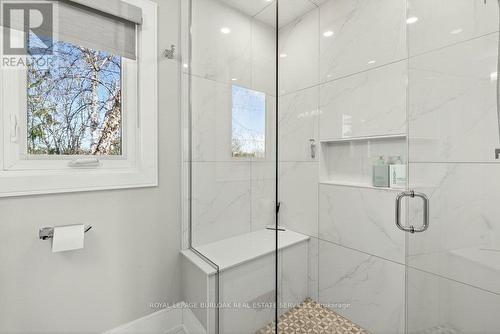 1078 Augustus Drive, Burlington, ON - Indoor Photo Showing Bathroom
