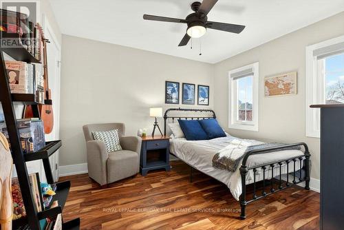 1078 Augustus Drive, Burlington, ON - Indoor Photo Showing Bedroom