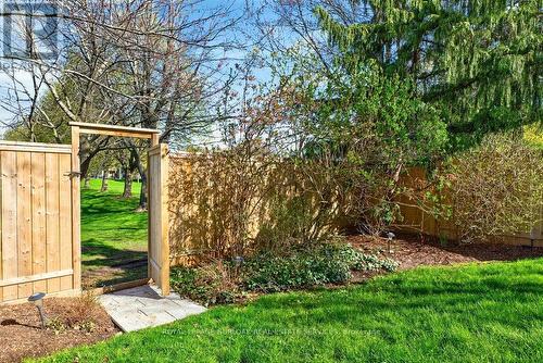 1078 Augustus Drive, Burlington, ON - Outdoor