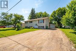 3 SELKIRK STREET  Petawawa, ON K8H 1N8