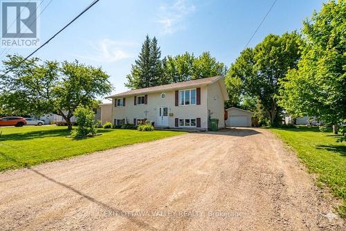 3 SELKIRK STREET  Petawawa, ON K8H 1N8