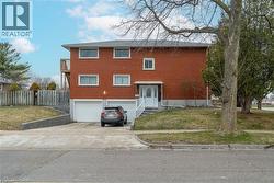 35 SHAFTSBURY Drive Unit# 1 Kitchener, ON N2A 1N4