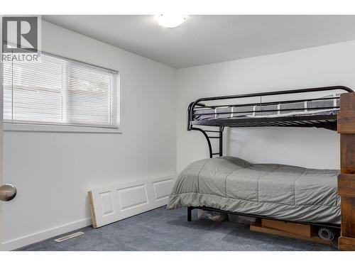 9811 Venables Drive, Vernon, BC - Indoor Photo Showing Bedroom