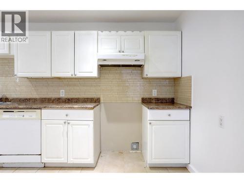 9811 Venables Drive, Vernon, BC - Indoor Photo Showing Kitchen