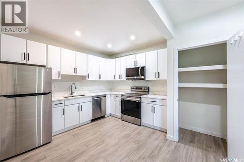 106 Kenaschuk Crescent, Saskatoon, SK - Indoor Photo Showing Kitchen With Stainless Steel Kitchen With Upgraded Kitchen