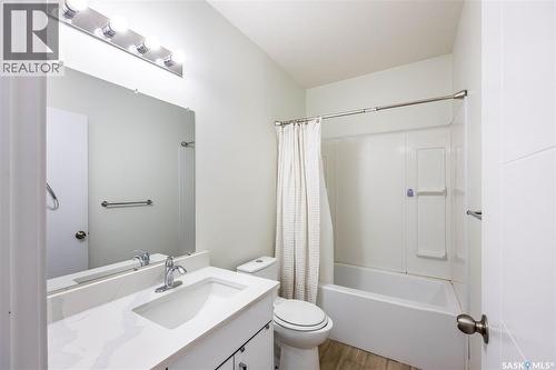 106 Kenaschuk Crescent, Saskatoon, SK - Indoor Photo Showing Bathroom