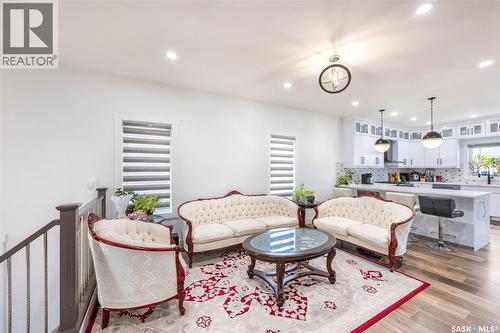 106 Kenaschuk Crescent, Saskatoon, SK - Indoor Photo Showing Living Room