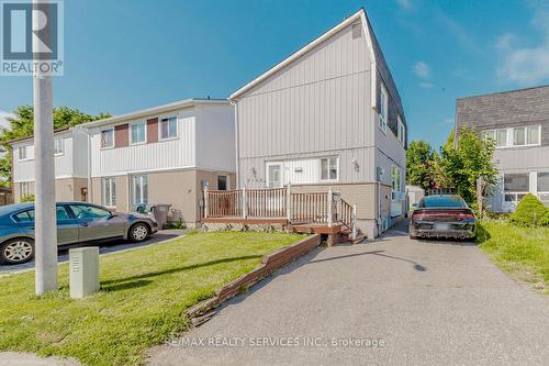 13 GREENBUSH COURT  Brampton, ON L6S 2K2