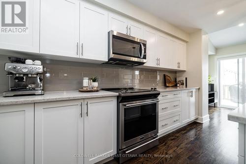 211 Purchase Crescent, Ottawa, ON - Indoor Photo Showing Kitchen With Upgraded Kitchen