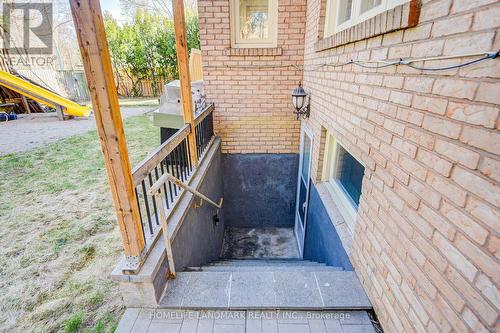 21 Kirkdale Crescent, Toronto, ON 
