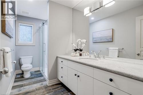 34 Harrington Place, Ancaster, ON - Indoor Photo Showing Bathroom