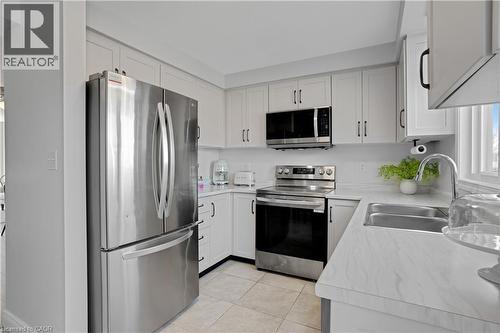 750 Lawrence Street Unit# 91, Cambridge, ON - Indoor Photo Showing Kitchen With Double Sink With Upgraded Kitchen