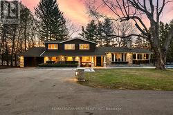 1189 BRITANNIA ROAD  Burlington, ON L7P 0E7