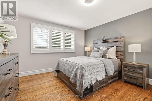 1189 Britannia Road, Burlington, ON - Indoor Photo Showing Bedroom