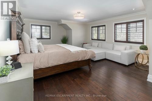 400 Hamilton Drive, Hamilton, ON - Indoor Photo Showing Bedroom