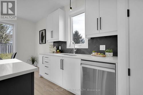 1 Bancroft Road, St. Thomas, ON - Indoor Photo Showing Kitchen
