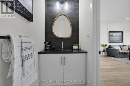1 Bancroft Road, St. Thomas, ON - Indoor Photo Showing Bathroom